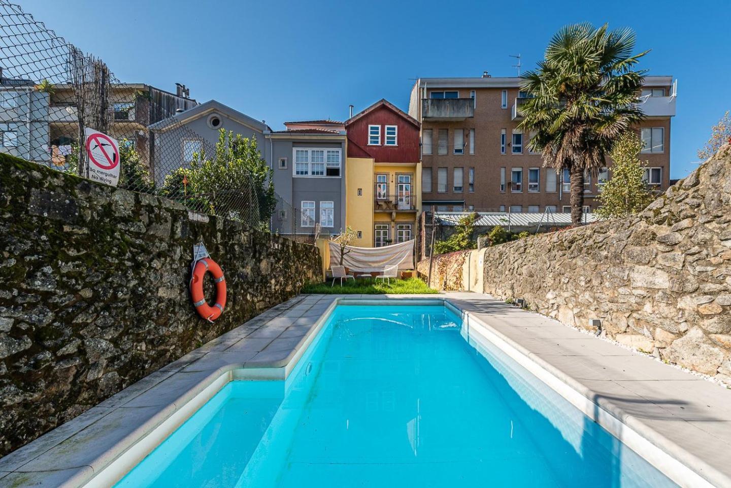 Guestready - Cedofeita Pool Suite Porto Bagian luar foto