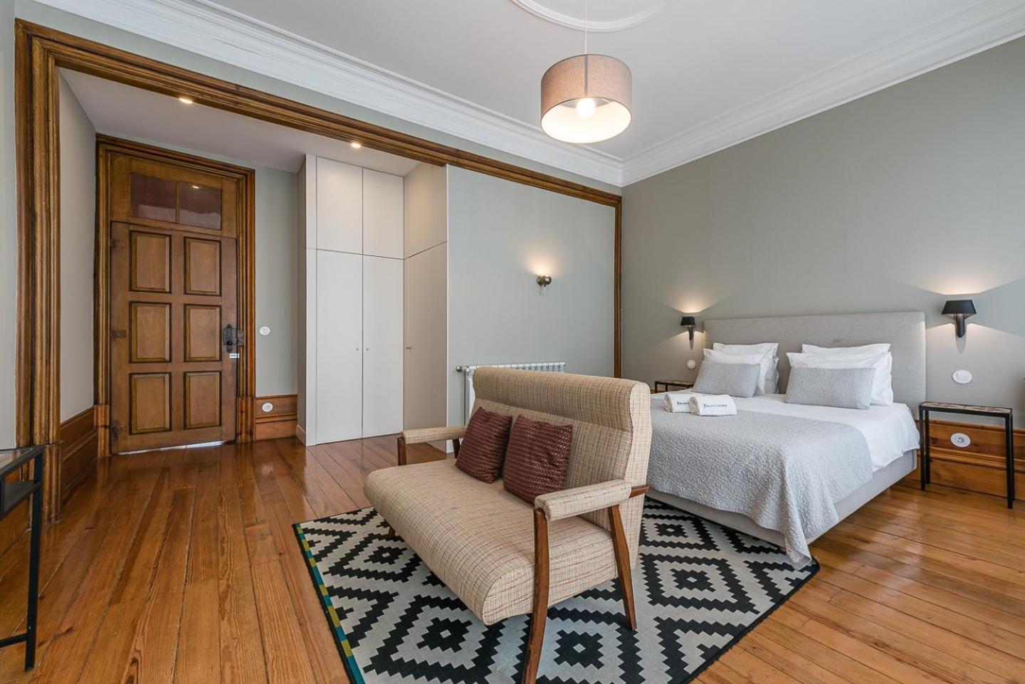 Guestready - Cedofeita Pool Suites Porto Bagian luar foto